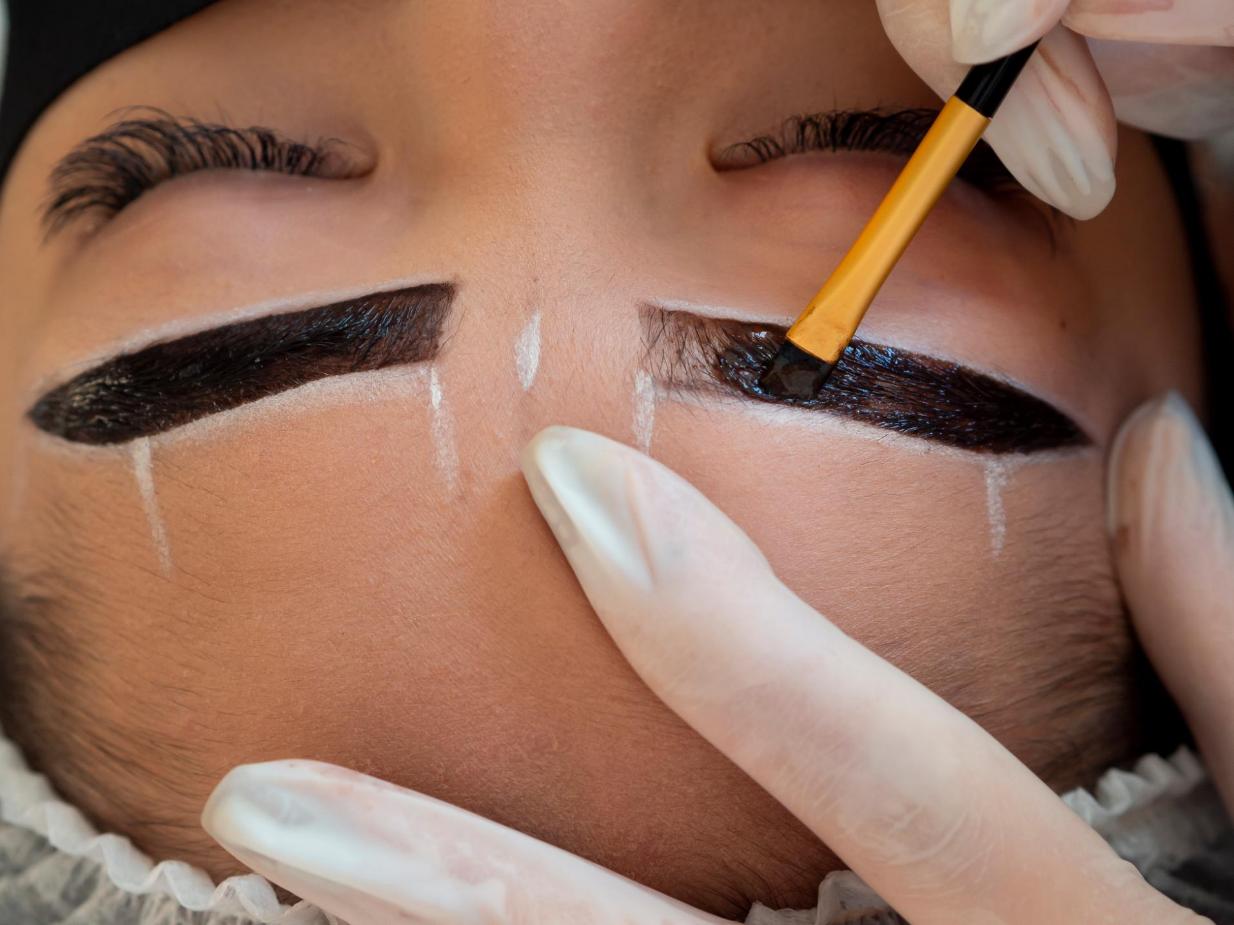 Microblading Eyebrows Technique by Cassi McRae